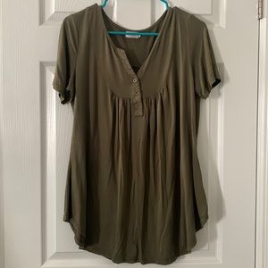 Army green women’s T-shirt top very soft
